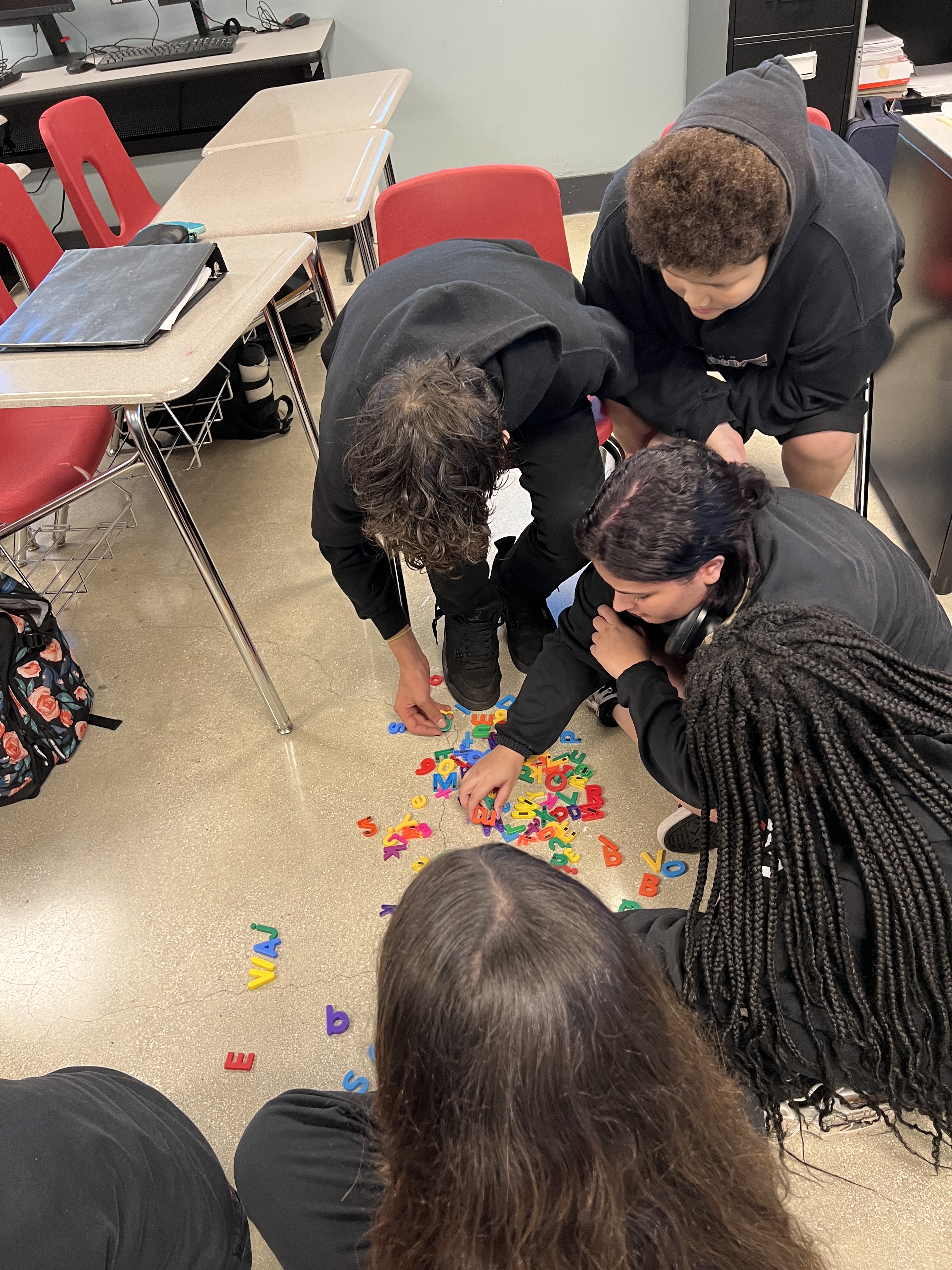 Así, en la practica, en la alegría que produce el aprendizaje...
Thus, in practice, in the joy that learning brings...